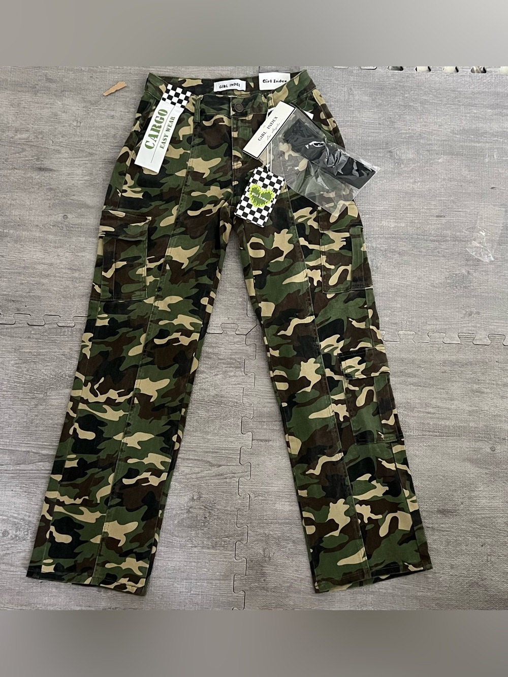 Girl Index Green Camouflage Cargo Pants Cotton/Spandex Pockets Button Closure